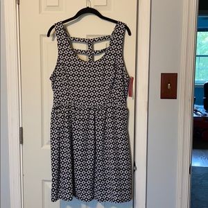 Caged back Dress black/white